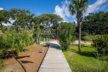 Oceanfront, Newly Renovated, Luxury Two-Story Penthouse - Shipwatch 418