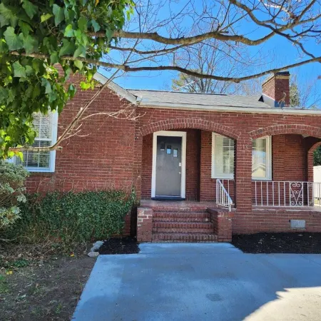 Lucky 13 Retreat – Cozy 2BR Getaway Near Downtown Greenville!