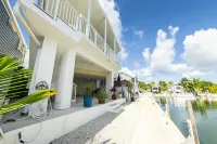 VO 173 2 Bed 2 Bath Silt Canal-Front, Ocean View Hotels in Cudjoe Key
