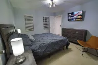 Lakefront House with Spa Tub - 10 mins to Airport