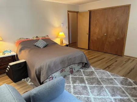 Private LakeFront ranch on Lake Wallenpaupack, PA.  Secluded.  Sunset view!