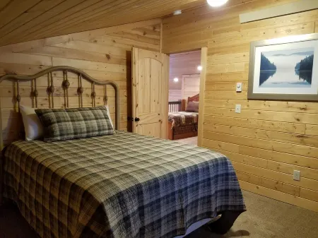 Smell the fresh Mountain Air at the "Old Hwy Cabin"