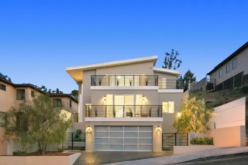 Beautiful Hollywood Hills Villa - Heated Pool, BBQ, Hollywood Sign Views