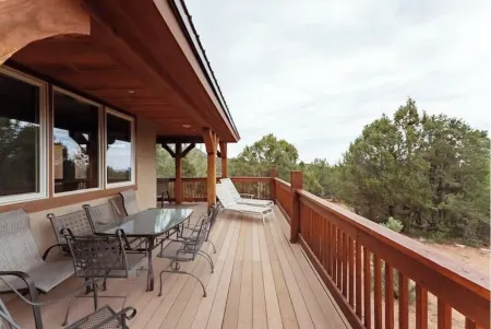 Zion Views- Deer Haven Lodge+Resort Access Отели рядом с достопримечательностью «Checkerboard Mesa»