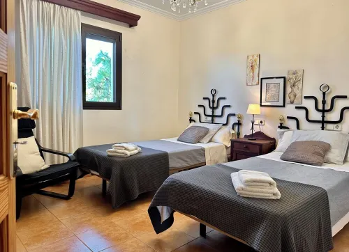 Detached Finca, Private Pool, Panoramic View, Terrace with Shadow, Internet, Hotels in Sineu