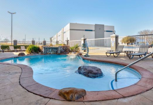 라 퀸타 인 수영장