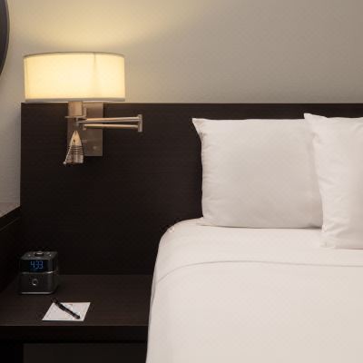 Deluxe Queen Room Executive Hotel Pacific Downtown Seattle Promo Code