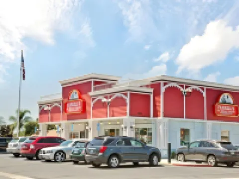 Vivo Hotel Hotels near Adventure City