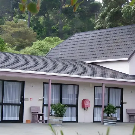 Camellia Court Motel Отели в г. Ловер Хатт