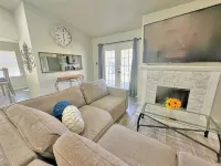 Charming 2-bedroom house in The Colony with WiFi, AC