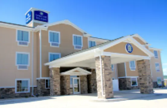 Cobblestone Hotel & Suites - Devils Lake