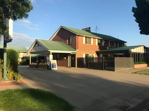 The Crossing Motel Hotels in Junee