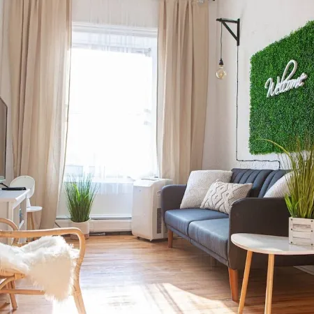 Beautiful Apt ONE STOP from Manhattan