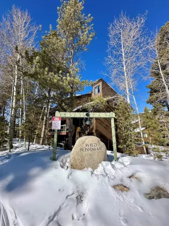 Cozy Mountain Condo Minutes from Keystone Resort with Pool & Hot Tub