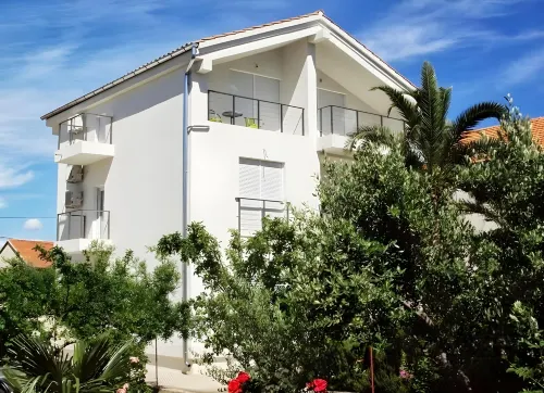 Refresh Boutique Apartments