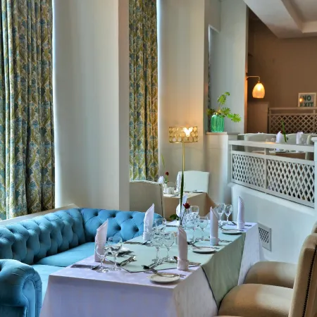 Cresta Jameson Hotel
