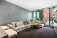 LUXURY LIVING - ICONIC ST KILDA BEACH LOCATION ONE MONTH SHORT STAYS Hotels in St Kilda