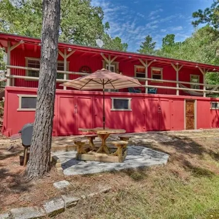 Relaxing 2-bedroom cabin on Lake Jean