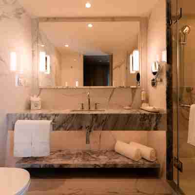 Legacy Hotel Cascais, Curio Collection by Hilton Rooms