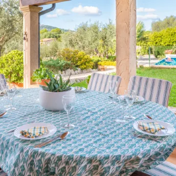 REYNES - Rustic villa with private pool and free Wi-Fi