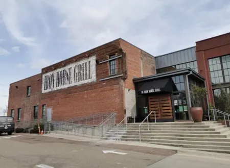 Blue Bengal Bungalow 5 mins to Downtown Jackson & 15 mins to Jackson’s Airport Отели рядом с достопримечательностью «Государственный университет Джексон»