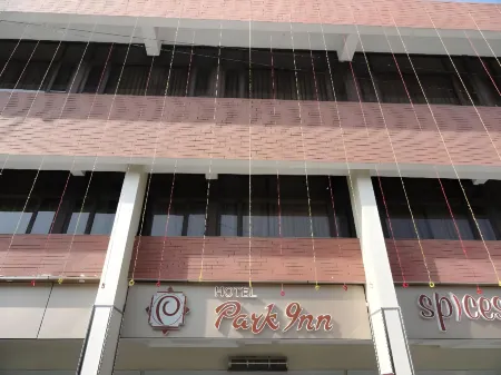 Hotel Park Inn Отели рядом с достопримечательностью «Закер Хассейн Роуз Гарден»