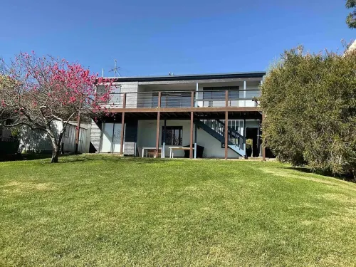 Beaches / Family Getaway / Amazing views / Golf / Wineries / Hot springs. Hotels in Rosebud