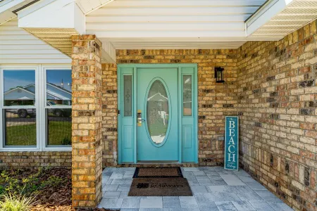 Coastal Charm, Private Pool, Private Beach Access! Отели рядом с достопримечательностью «Destin Beach Realty»