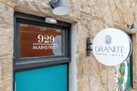 Walk to Stone Mountain Park! Boutique Loft Downtown Stone Mountain GA