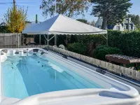 Hôtel'o 3 - l'Ibis Rouge Hotele w: Carnac
