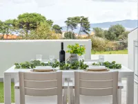 La terrazza sulla piscina