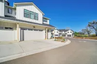 Eagle Point Golf Retreat with Patio and Grill! Hotels in Eagle Point