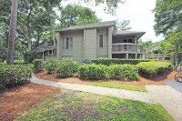 5 Star Resort  New King Mattress, Very Nice Pool  Enclosed Courtyard Quite,