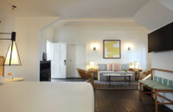Lighthouse Hotel - Key West Historic Inns