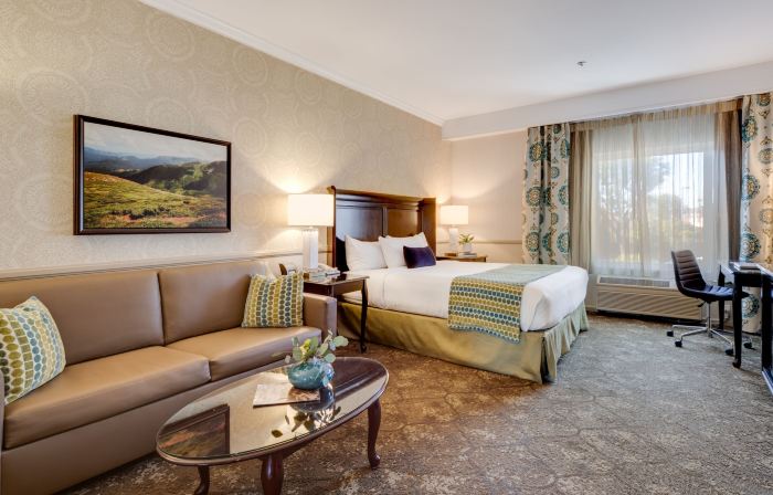 Ayres Hotel Corona – Riverside
