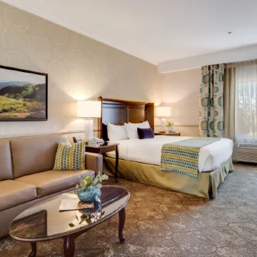 Ayres Hotel Corona – Riverside