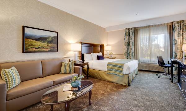 Ayres Hotel Corona – Riverside