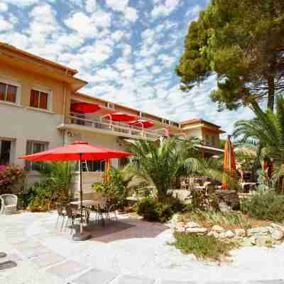 Hotel le Ceinturon Hotel Exterior
