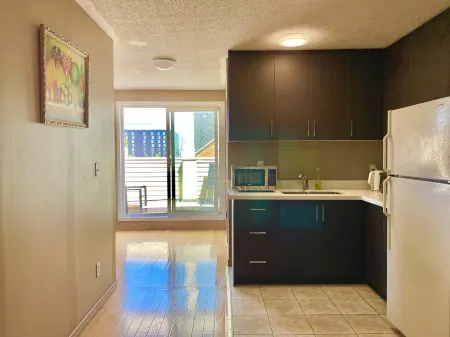 Quiet Room Around York University Subway Отели рядом с достопримечательностью «Блэк Крик Пайонир Виллидж»