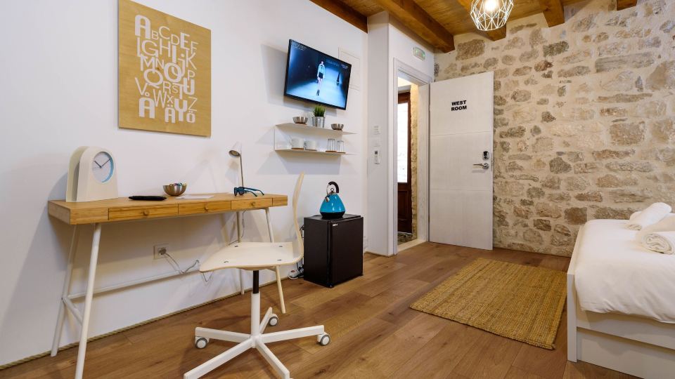 Apartments & Rooms Tiramola - Old Town