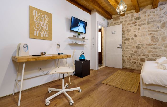 Apartments & Rooms Tiramola - Old Town