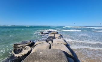 Sea-Hi Beachside Apartment