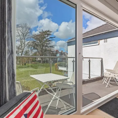 Coedrath Park 20 - Modern Apartment, Close to the Beach