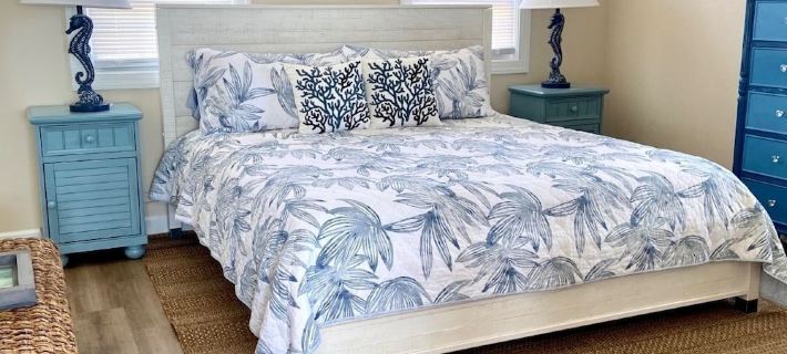 Oceanfront Oasis House 5 Bedroom, 3.5 Bath Elevator - Excellent Reviews Hotels in Topsail