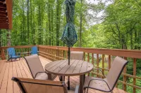 Mountain Creek Escape - 2 Living Rooms, Decks, Fire Pit!