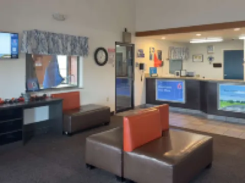 滑鐵盧6號汽車旅館 滑鐵盧酒店