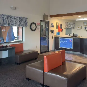 Motel 6 Waterloo, IA