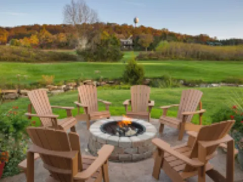 鵝卵石灣俱樂部 拉塞爾酒店