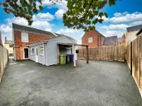 Baxter House Hotels near Wyberton Primary School