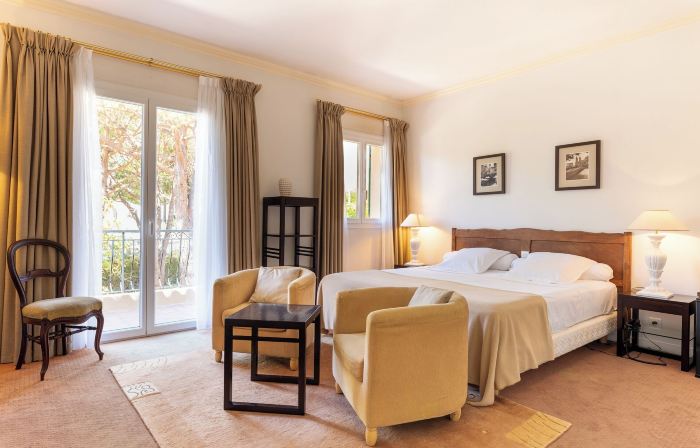 Logis Hôtels Auberge du Rédier